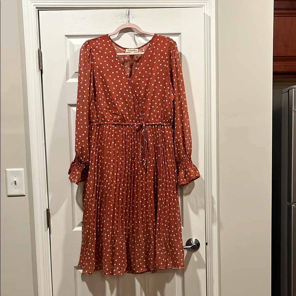 Indigo Rose Rust V Neck Bishop Sleeve Dress. Size XL